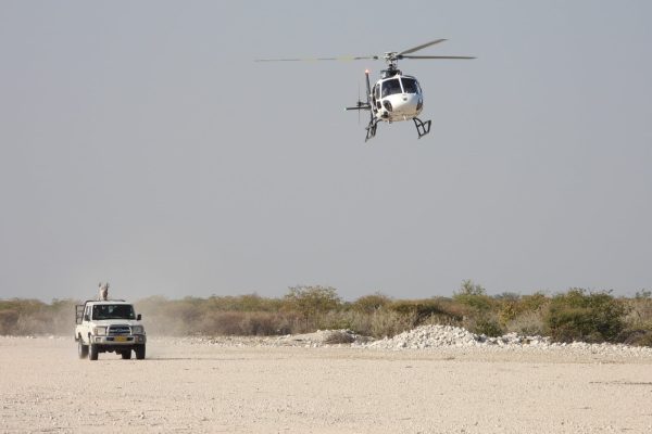 Wildlife Vet Course 2023 - Chopper and GCF car at EH (c) GCF